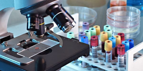 Gabriela en el laboratorio